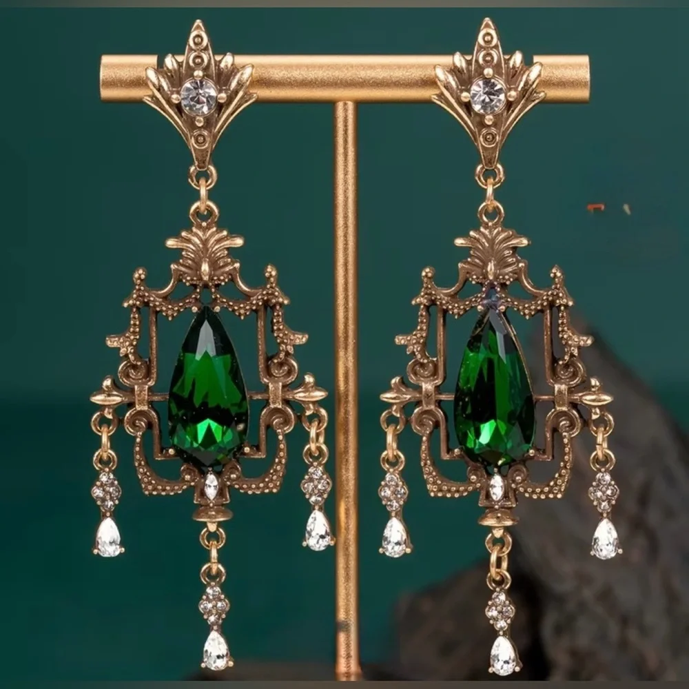 Vintage-Inspired Green and Gold Drop Earrings